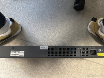 HPE 1920 16G Switch - 3