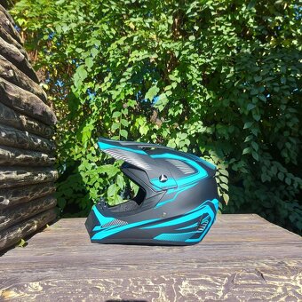 Nová nepoužívaná prilba na motorku / cross – veľkosť M - 3