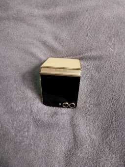 Samsung Galaxy zflip6 - 3