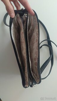 Čierna kabelka cez plece - 3