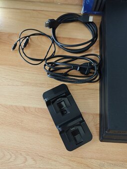 Predám Playstation 4 Pro 1Tb + 2x ovládač a hry - 3