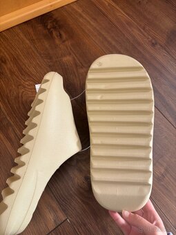 Adidas Yeezy Slide šľapky / papuče veľkosť 43 béžová - 3