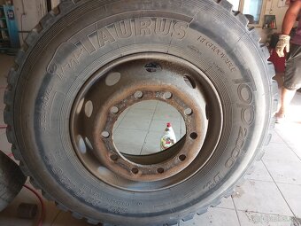 Predam zaberove pneu 315/80 R22.5 - 3