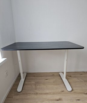 výškovo nastaviteľný stôl IKEA BEKANT - 3