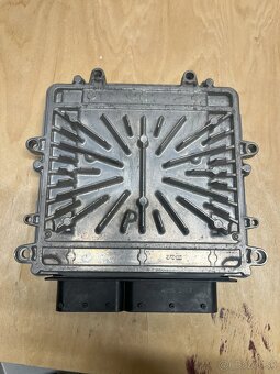 Riadiaca jednotka ECU Volvo 31392982 / 0281030782 - 3
