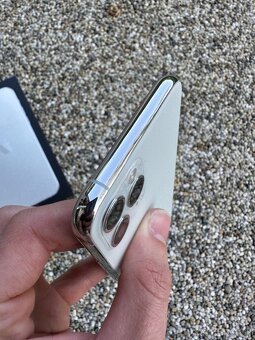 IPhone 11 Pro Max - baterie 100% - 3