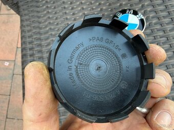 Predam stredove puklicky do hlinikovych diskov BMW /original - 3