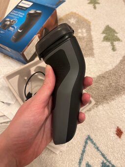 Philips Shaver 1000 holiaci strojček - 3