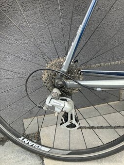 Predám cestný bicykel giant vel. L - 3