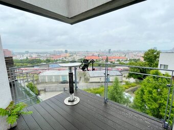 Na prenájom veľký 2- izb. byt na začiatku Koliby s terasou a - 3