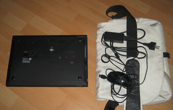 LENOVO V110 15IAP (display 15,6") - 3