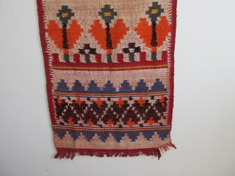 Predám staré cca 60 ročné ručne tkané závesy na stenu. - 3