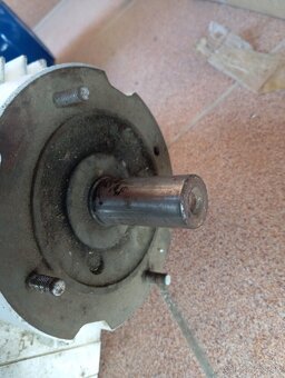 Predám prirubový motor 2,2kw - 3