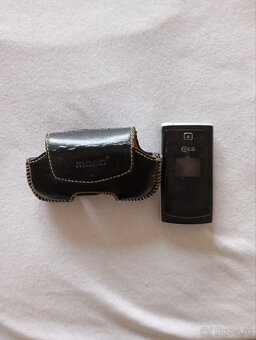 Mobilný telefon LG + kožené púzdro - 3