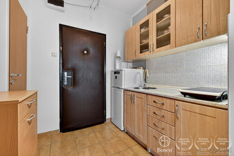 BOSEN | Na predaj zariadená garsónka s loggiou Rovniankova u - 3