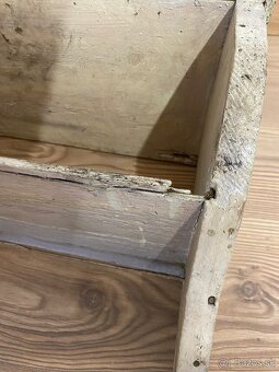 staršia drevená polička - 3