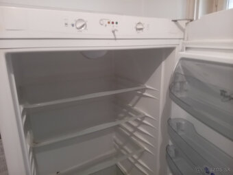 Predam chladnicku s mraznickou WHIRPOOL - 3