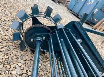 Jednoradový vyorávač zemiakov s dopravníkom - 3