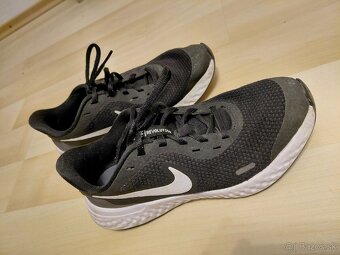 Tenisky Nike Revolution, 38 - 3