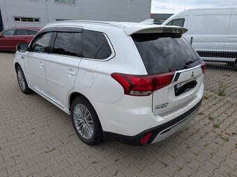 Mitsubishi Outlander PHEV 2.4 4x4 2021 - 3