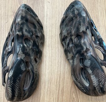 Yeezy Foam Runner MX Cinder - 3