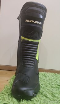 Predám unisex - dámske /pánske čižmy veľkosť 42 - 3