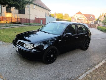 Predám Volkswagen Golf 1.6 Benzim 77 KW - 3