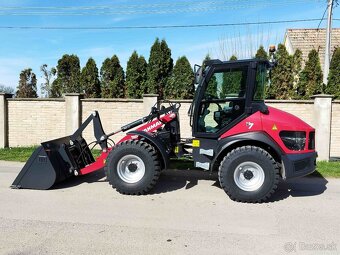 nakladač Yanmar V7 RV2024 nosnosť 1750kg, lopata 0,7 m kub. - 3