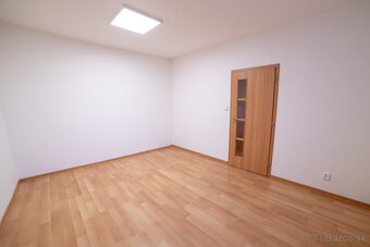2-izbový byt so šatníkom a lodžiou - 3