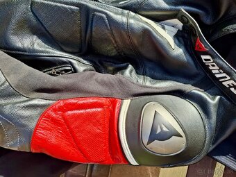 Dainese Avro C2 v čierno-bielo-červenej farbe - 3