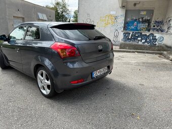 Kia Ceed 2.0crdi - 3