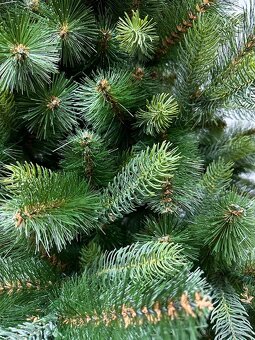 Obrovský realistický vianočný stromček s 3D ihličím, 240 cm - 3