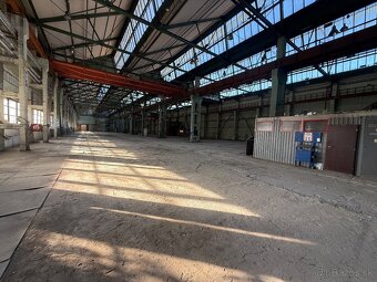 Na prenájom výrobné haly - 4320m2 / 3024m2 - Voľné ihned - 3