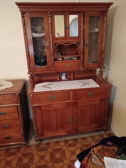 Predám starý nábytok z masívu nábytok - 3