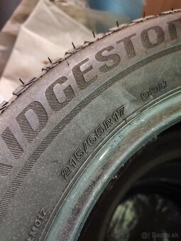 Bridgestone 215/65R17 - 3
