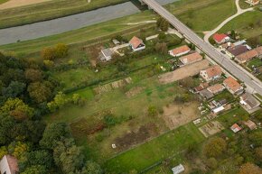 Exkluzívne na predaj stavebný pozemok v obci Kovarce - 3