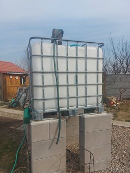 IBC nádrž na vodu 1000l - 3