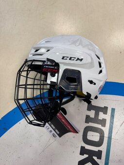 UPLNE NOVA PRILBA ELITE POLOPROFI CCM TACKS 210 S MRIEZKOU - 3