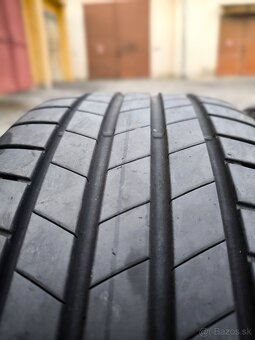 225/45/R18 Bridgestone T005 - 3