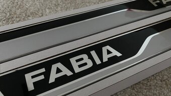 Dekoratívne prahové fólie 3D na Škoda Fabia IV - 3