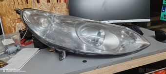 Predne svetla Peugeot 407 - 3