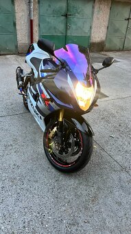 Suzuki GSX-R 1000 K4 - 3
