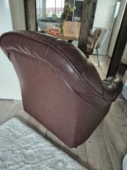 Kožené kreslo vo výbornom stave - 3