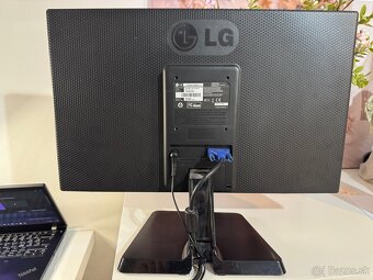 Tenký Monitor LG FLATRON 20EN33SS – 20” LED, Full HD - 3