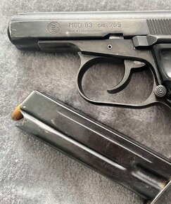 Krátka zbraň ČZ83 - 3