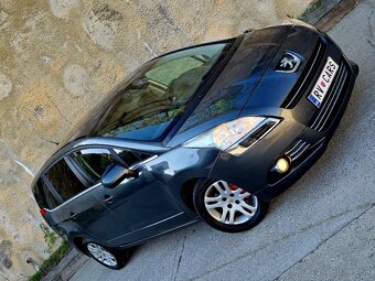 Peugeot 5008 1.6eHDi-7.miestne-automat.prevodovka-NováTKaEK - 3