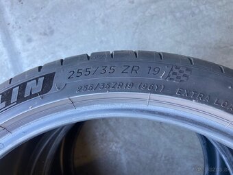 255/35 R19 Michelin PilotSport 4 - 3