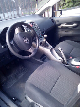 Toyota Auris 2,0 diesel na náhradné diely - 3