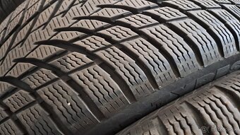 Predám 4ks jazdené zimné 225/45r18-95V Nokian - 3