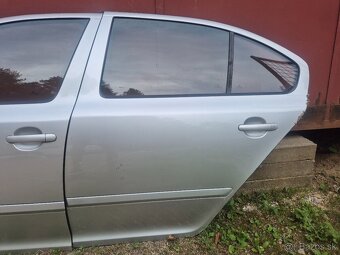 Predám dvere na Škoda Octavia II 2 sedan STRIEBORNÁ METALÍZA - 3